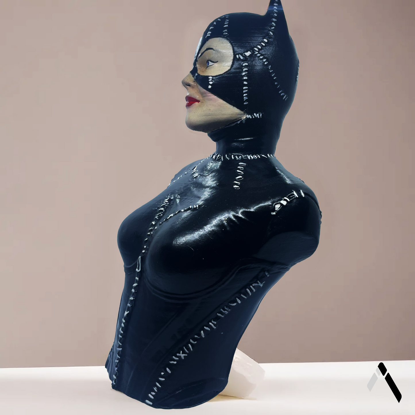 Catwoman Bust Sculpture From The Movie Batman Returns (1992 )